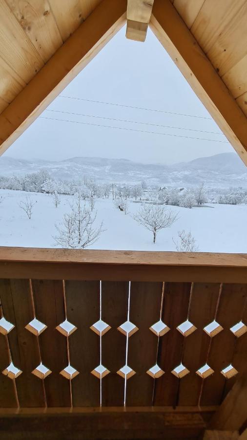 Casa Bunicilor Din Oncesti Villa Buitenkant foto